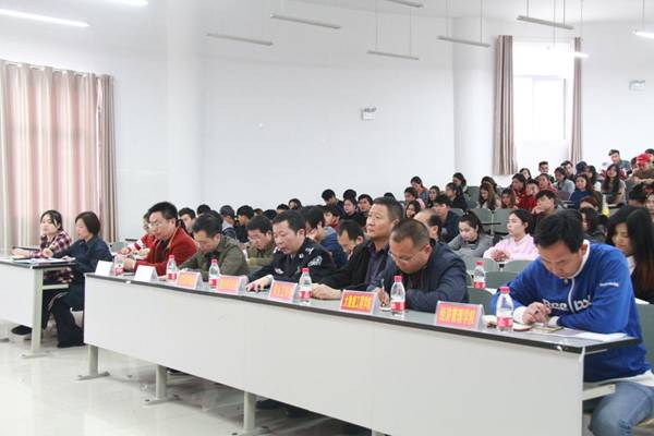 http://www.kluniv.edu.cn/__local/9/DA/2B/3DF4ADB9193C5BF340CCB3AC525_F59D5D93_12912.jpg