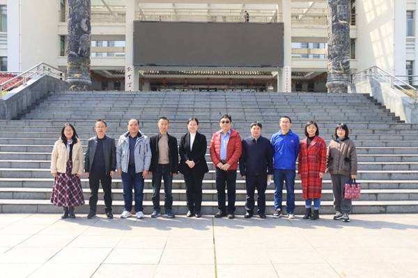 https://www.kluniv.edu.cn/__local/C/BB/C2/25577A5C939A953F9729391AE31_B7CD6881_1F516.jpg