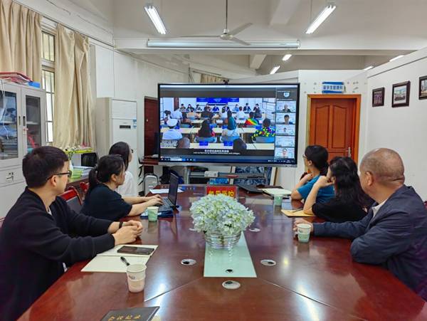 https://www.kluniv.edu.cn/__local/6/42/34/0F26063EF67B1C58210D93C1E9E_BDADA242_1F684.jpg