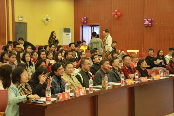 http://www.kluniv.edu.cn/__local/1/E5/48/EB3BE6439ED0A24DA2ADC86543F_20D82415_18117.jpg
