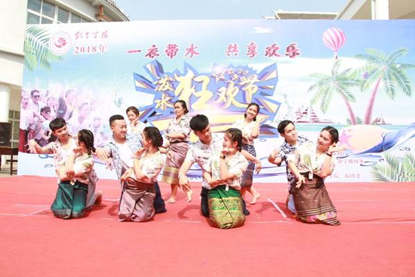 http://www.kluniv.edu.cn/__local/D/05/C6/F03416590003E16DD2F3F2CA132_ACD0198C_1A4C5.jpg