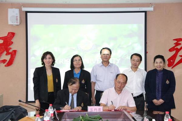 http://www.kluniv.edu.cn/__local/E/E9/F9/E5FE48C2B83336BB6687F325DD2_03F45381_12A6F.jpg
