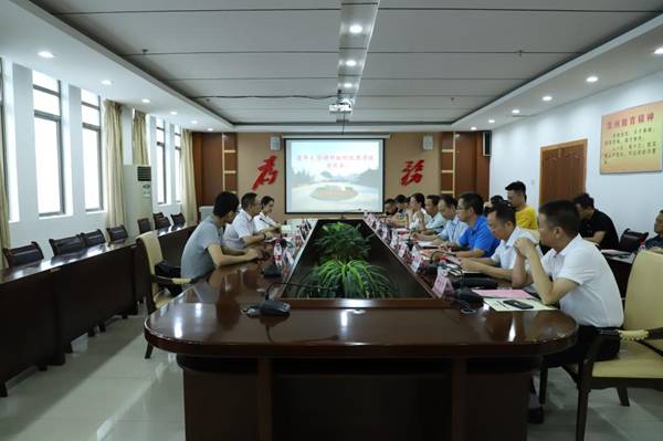 http://www.kluniv.edu.cn/__local/E/96/26/7A111BFA49107A36D64C71516CA_EC516919_13D5B.jpg