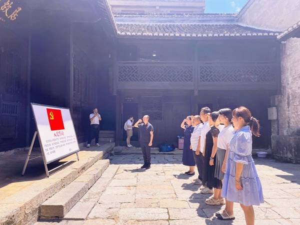 https://www.kluniv.edu.cn/__local/7/68/20/A0269E6CFD7737E40031BAC9F99_43BA7EC6_1EFB2.jpg?e=.jpg