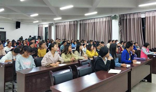 http://www.kluniv.edu.cn/__local/3/F5/83/FCC0DF64AB1794E387714088E7D_1B51F826_197FF.jpg