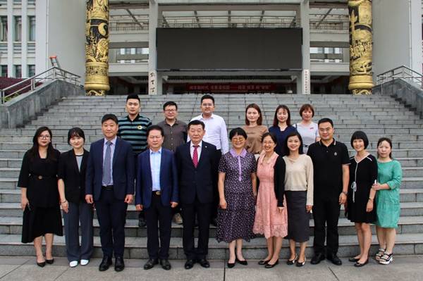 https://www.kluniv.edu.cn/__local/C/CE/B7/20A79237A33124424ABAD5DCBBF_D72EBA4D_239F6.jpg