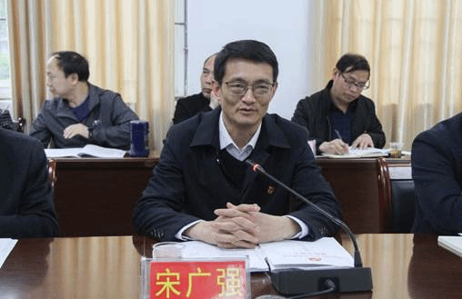 https://www.kluniv.edu.cn/__local/7/4C/ED/65DE90C692ABC39AD2E94BD0D87_302679B1_12458.jpg