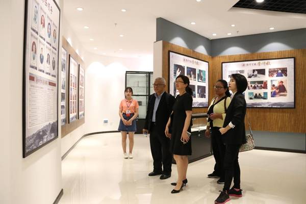 http://www.kluniv.edu.cn/__local/E/BA/7E/23511016BFDC63950F6E06C48A2_29A563EE_12A45.jpg
