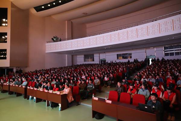 http://www.kluniv.edu.cn/__local/3/BB/05/924460895C91AB0492A019015F8_CC6B8703_170B1.jpg