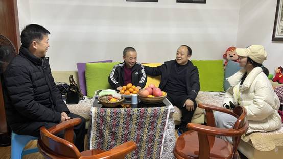 洪明毅.jpg