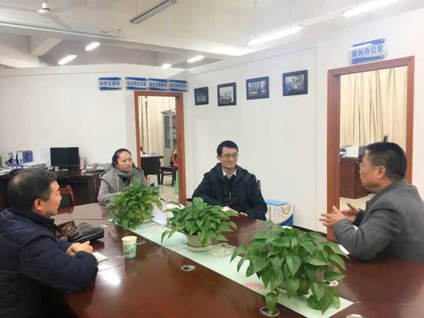 http://www.kluniv.edu.cn/__local/E/CF/CD/EC3DC0245A2CED7AC0805941A48_C3FFED04_C43C.jpg