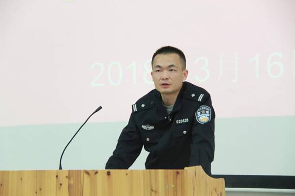 http://www.kluniv.edu.cn/__local/7/4E/1C/A9BB5C7A2CC6216334070365BC3_8D2A421D_8632.jpg