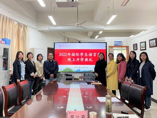 https://www.kluniv.edu.cn/__local/2/0B/10/176031E2621260668EEDB07C87A_7D781A0F_1FEE1.jpg