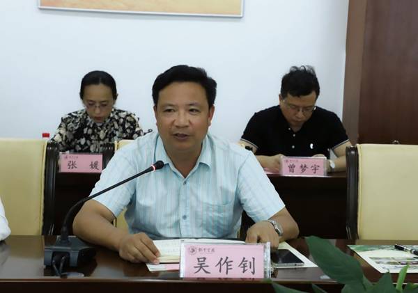 http://www.kluniv.edu.cn/__local/6/86/8A/6AD744A47232FA4B309AC4DD43F_646F2049_FC28.jpg
