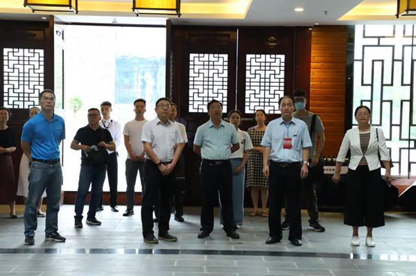 http://www.kluniv.edu.cn/__local/F/A7/96/F634243E0A7D789B1AB3B80E4EA_FB70C2A4_19887.jpg