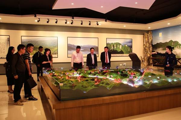 https://www.kluniv.edu.cn/__local/3/06/5F/C115BEAC713981F3FE6B20F8D48_03F0FAB4_19FA3.jpg
