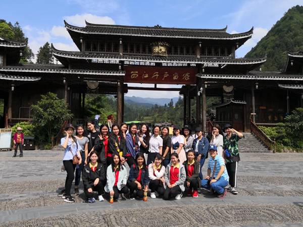 http://www.kluniv.edu.cn/__local/E/69/83/5DA568EC0E613CECDAAD3E3F883_49515CE8_285B9.jpg