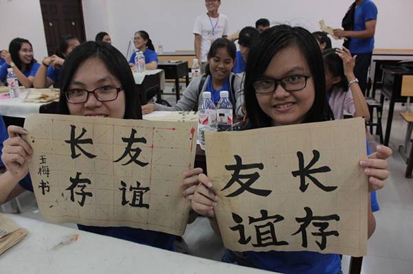 http://www.kluniv.edu.cn/_mediafile/web/2016/08/19/2dgii9bmta.jpg