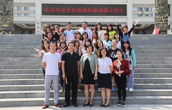 http://www.kluniv.edu.cn/_mediafile/web/2016/09/22/27hclcq61l.jpg