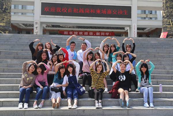 http://www.kluniv.edu.cn/_mediafile/web/2016/09/22/222dr7561x.jpg