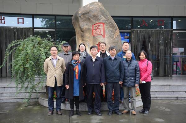 说明: http://www.kluniv.edu.cn/_mediafile/web/2016/11/11/12wa806hqj.jpg