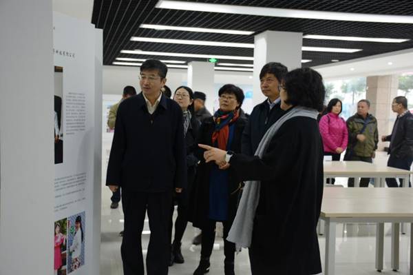 说明: http://www.kluniv.edu.cn/_mediafile/web/2016/11/11/1br1yomhmc.jpg