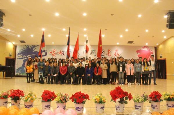 说明: http://www.kluniv.edu.cn/_mediafile/web/2016/11/29/1wfweor408.jpg