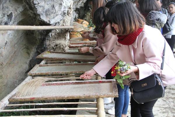 说明: http://www.kluniv.edu.cn/_mediafile/web/2016/12/03/1k78i2uqr8.jpg