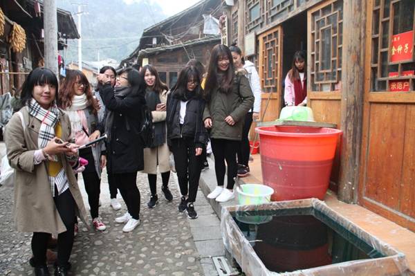 说明: http://www.kluniv.edu.cn/_mediafile/web/2016/12/03/2b0pdtiqtc.jpg