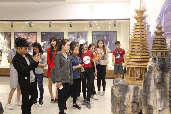 http://www.kluniv.edu.cn/_mediafile/web/2017/10/10/6srl11urr5.jpg